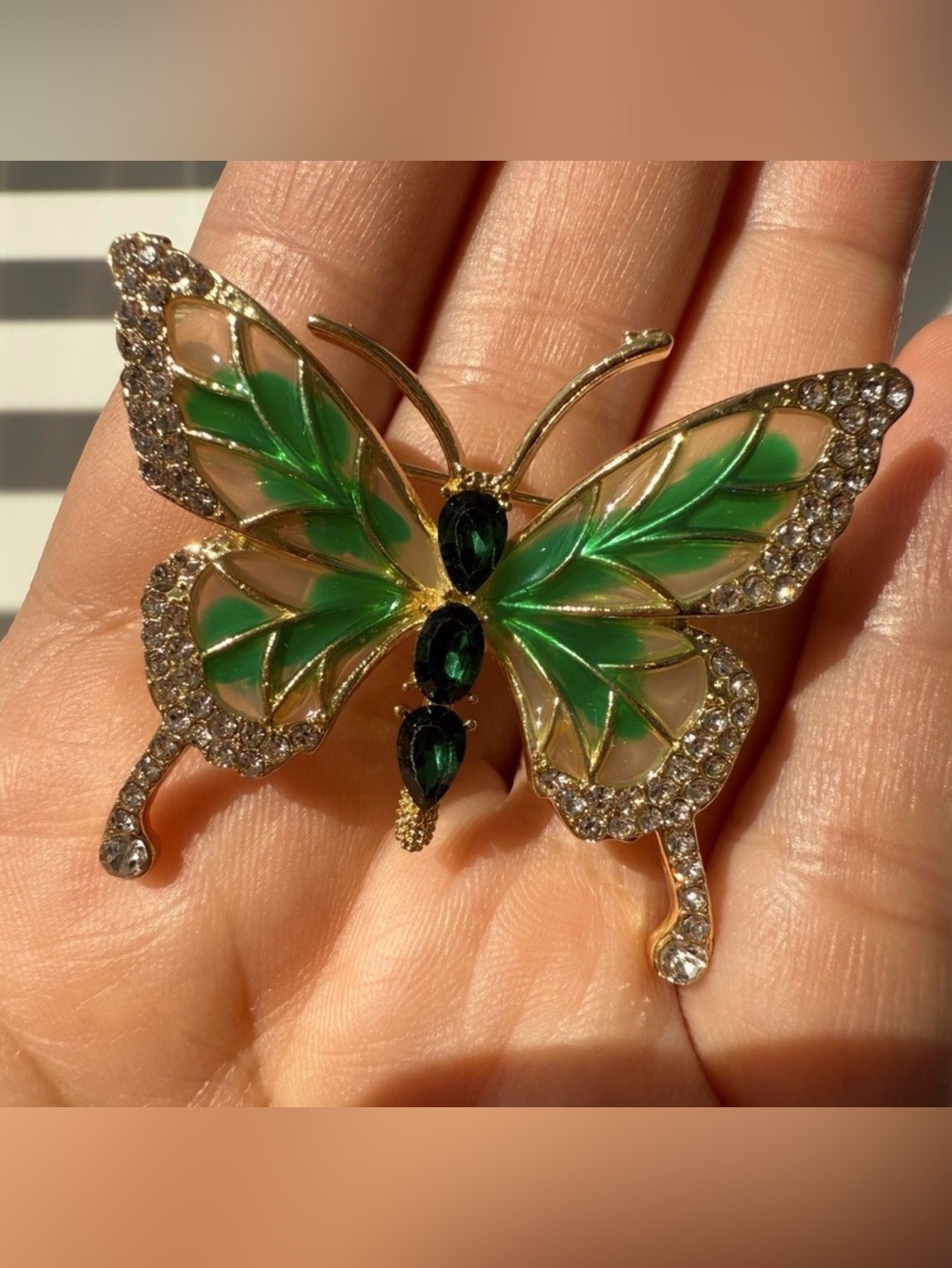 Brooch Green Crystal Butterfly
Brooch | Elegant Lapel Pin Jewelry - Picture 5 of 6